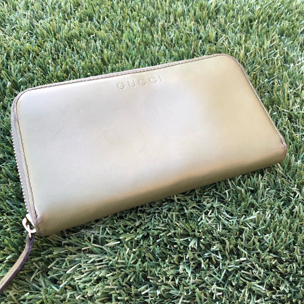 Gucci zip around leather wallet